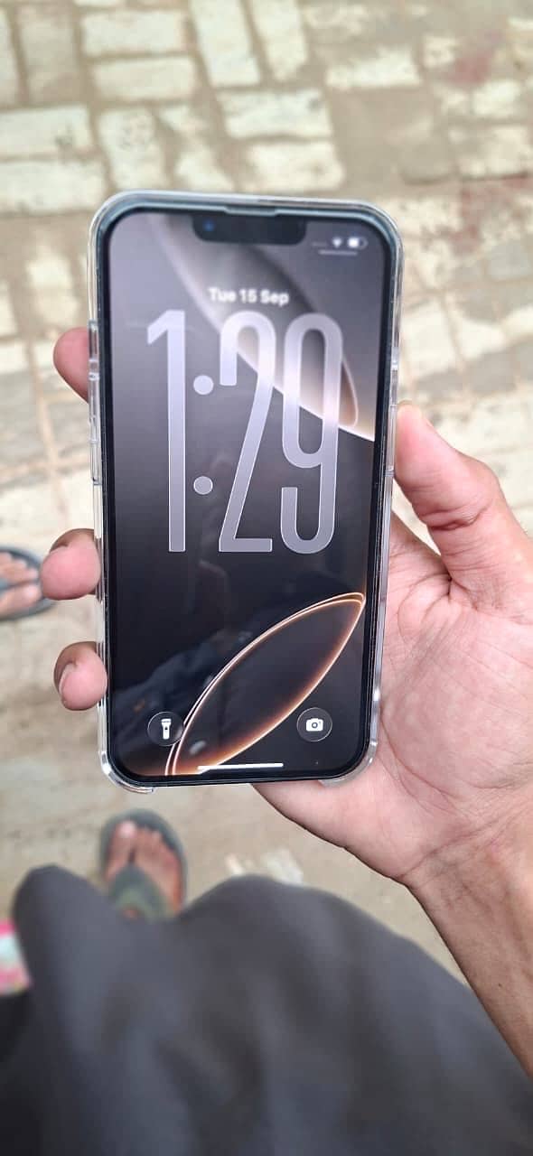 Apple iPhone 13 1