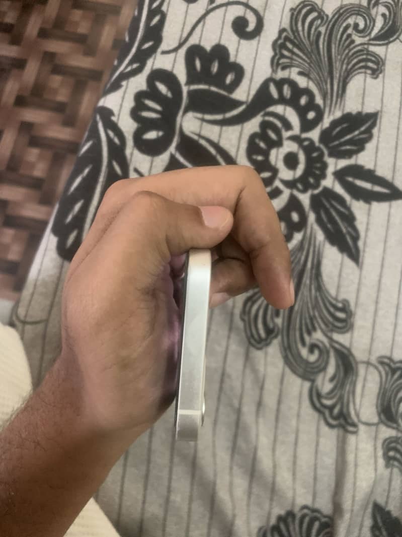 Apple iPhone 12 mini 0