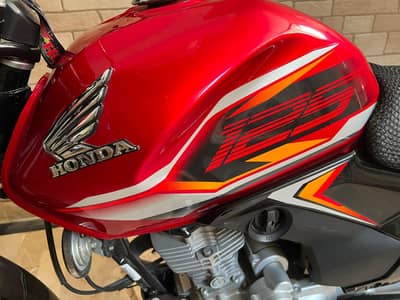 Honda CB 125F - 2025