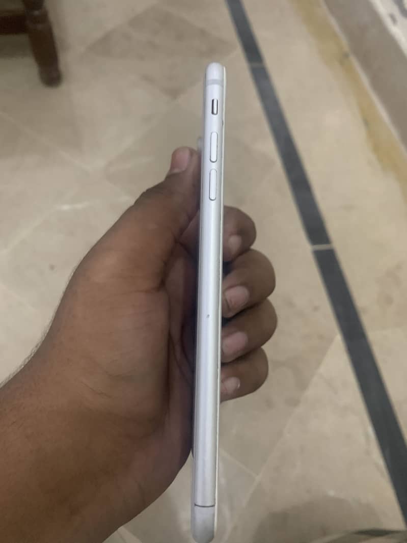 Apple iPhone 8 Plus 2