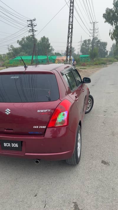 Suzuki Swift DLX 2013 total genuine in execellent condition
