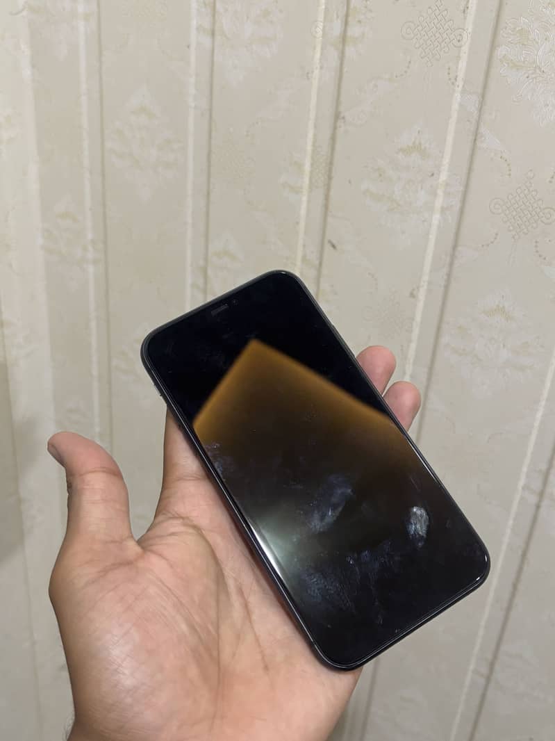 Apple iPhone 11 4