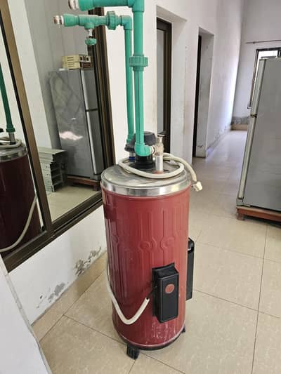Fischer water geyser 60 litre Electric and lpg both