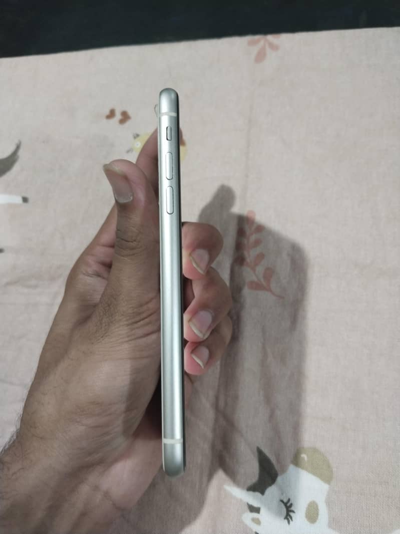 Apple iPhone 11 5
