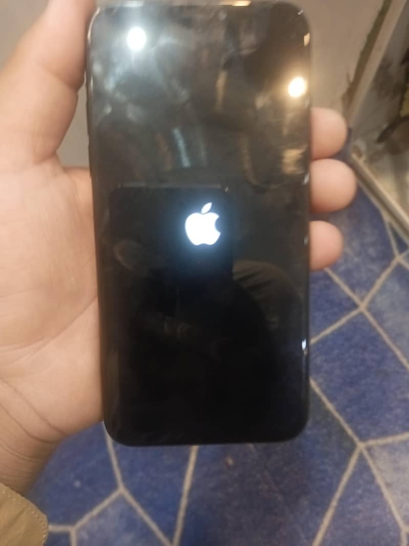 Apple iPhone XS 5