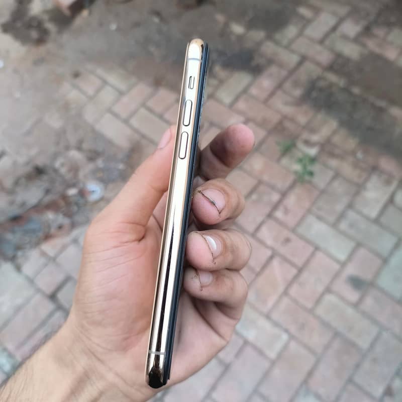 Apple iPhone 11 Pro 3