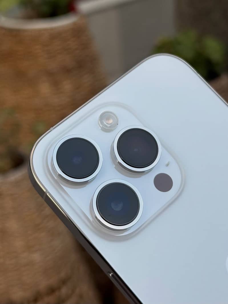 Apple iPhone 14 Pro 4