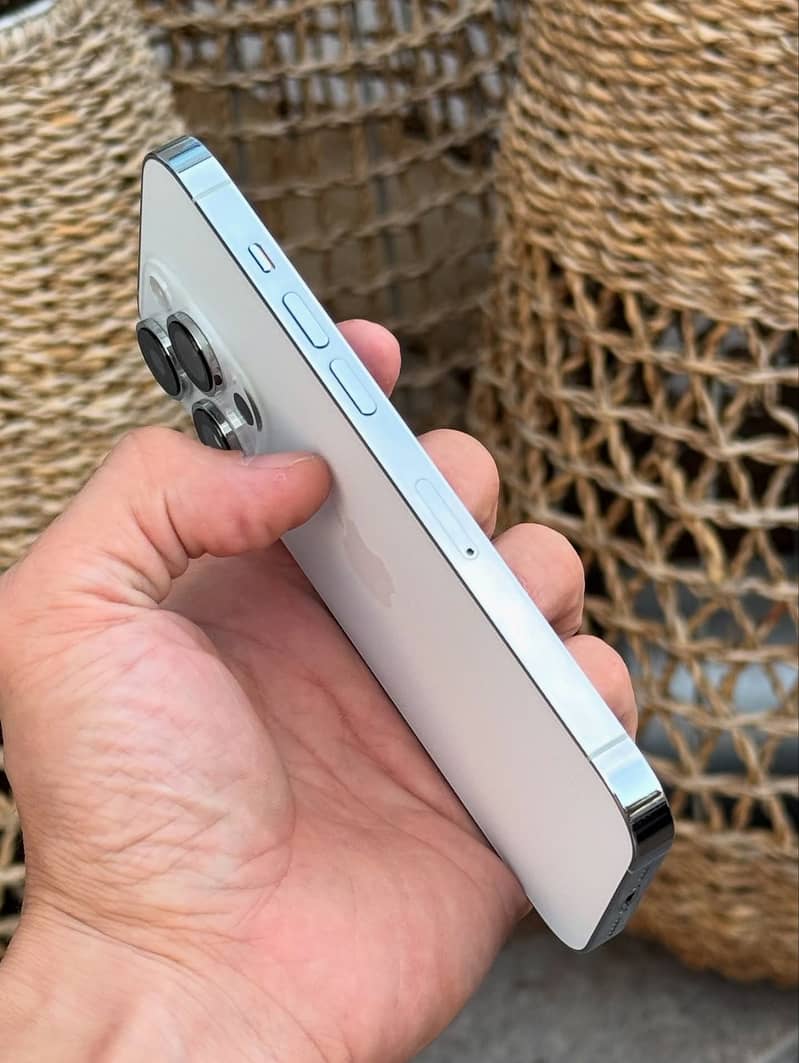 Apple iPhone 14 Pro 5