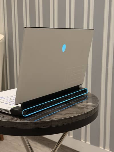 Dell Alienware Gaming Laptop - RTX 3070 8GB