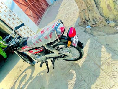 Unique Plus 2026 Model Black | Only 3500 KM Driven