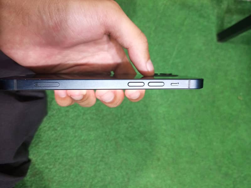 Apple iPhone 12 2