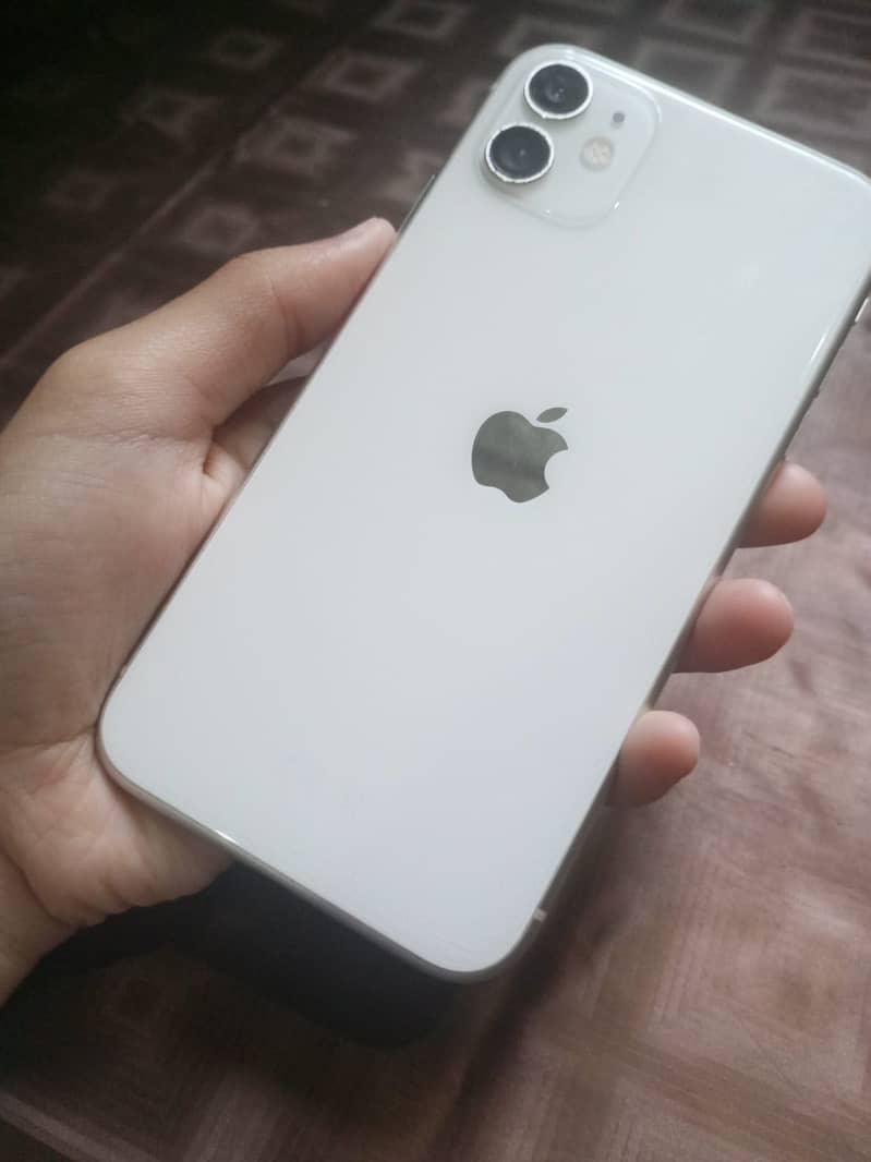 Apple iPhone 11 4