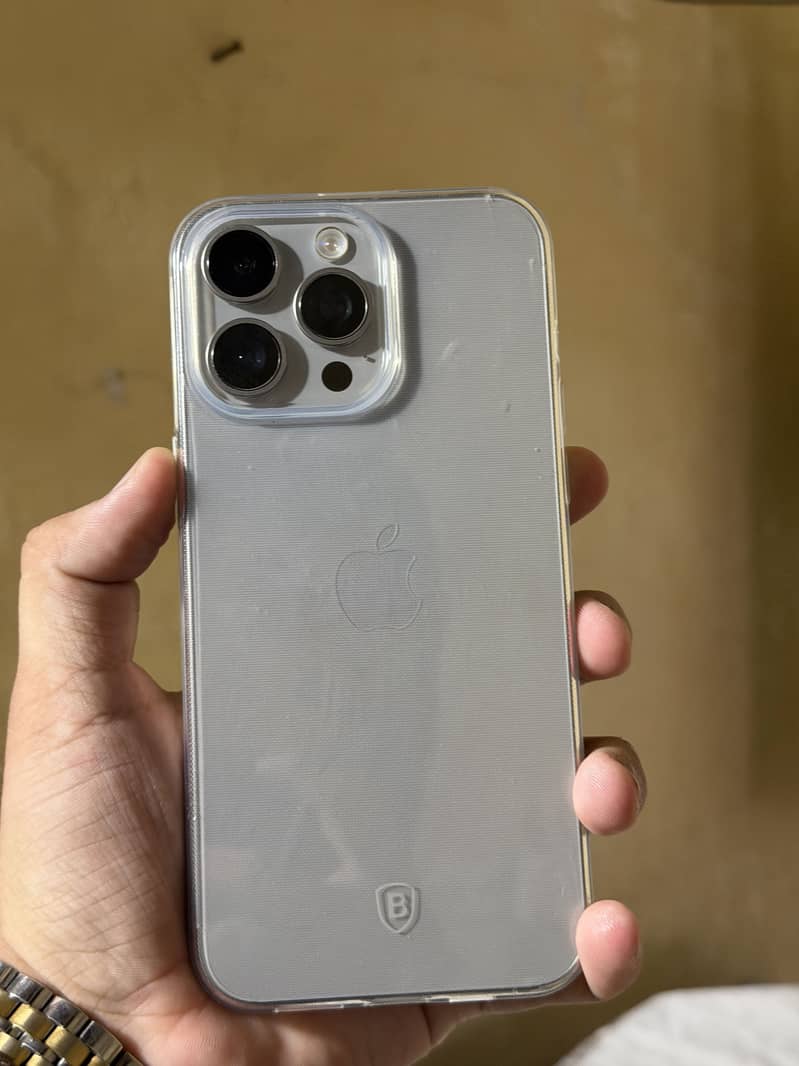 Apple iPhone 15 Pro Max 0