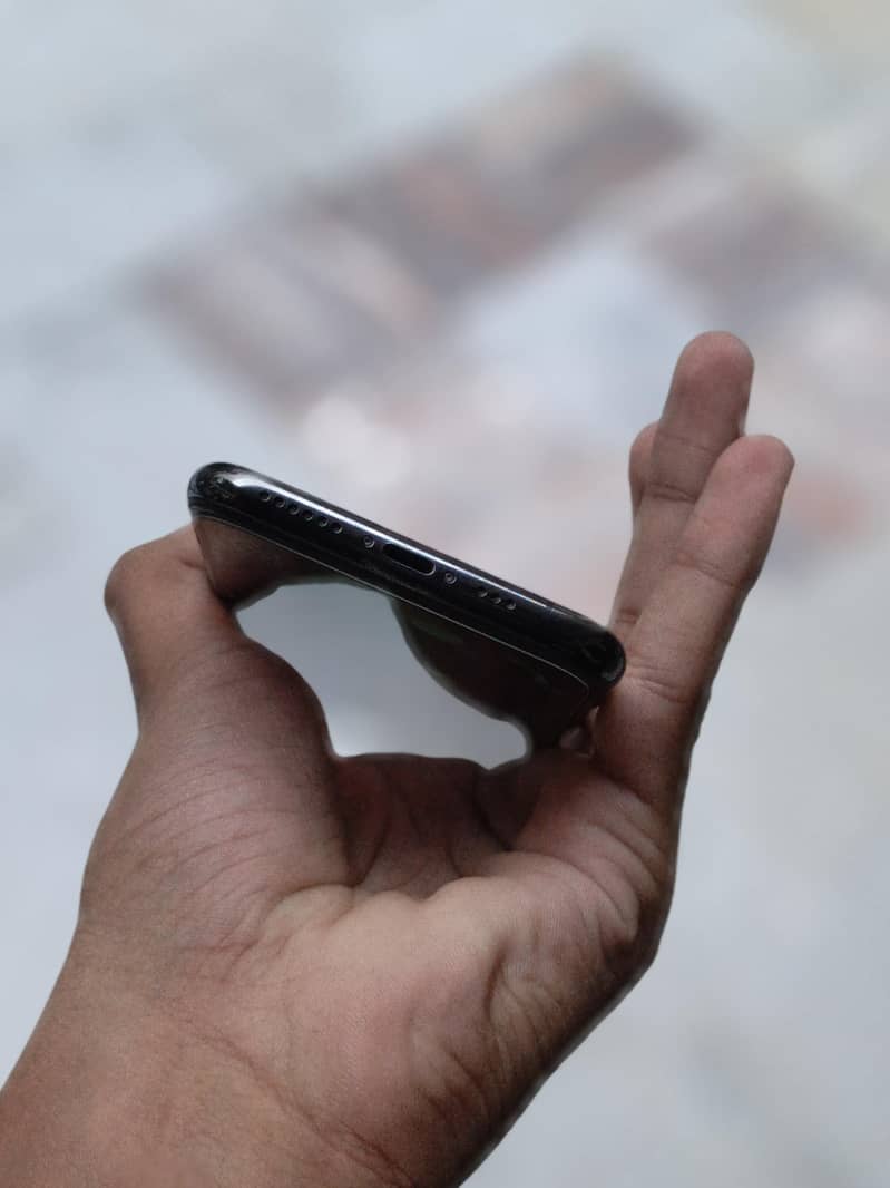 Apple iPhone 11 Pro 1