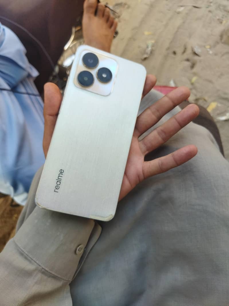 Realme C53 0