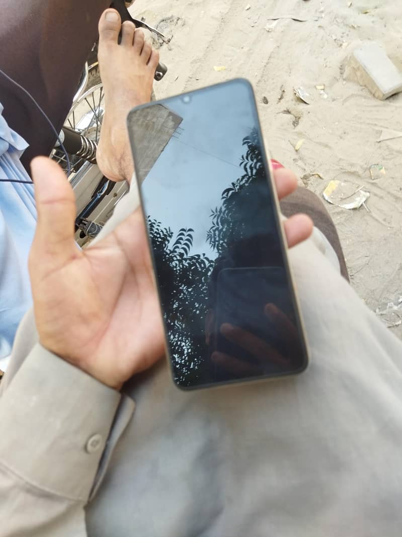 Realme C53 1