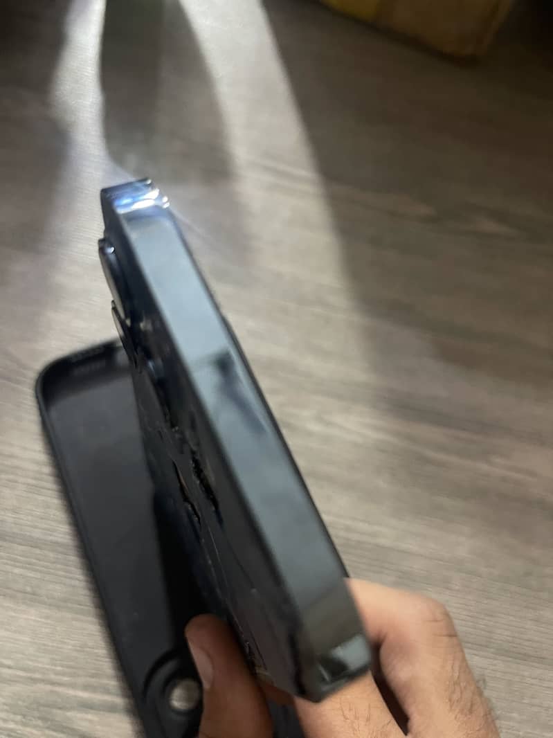 Apple iPhone 12 Pro Max 3