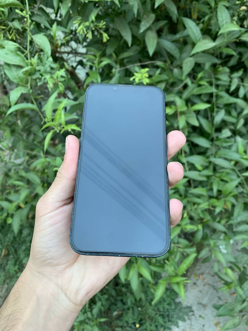 Apple iPhone 13 1