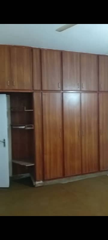 G11/3 PHA Room For Rent Ground floor with attach washroom