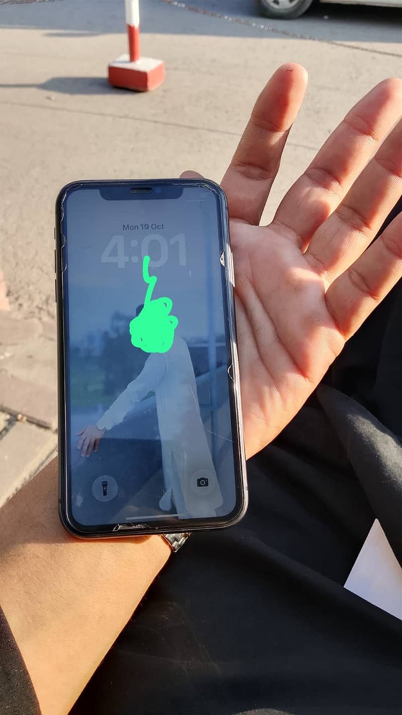 Apple iPhone 11 3