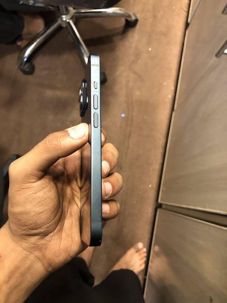 Apple iPhone 14 2
