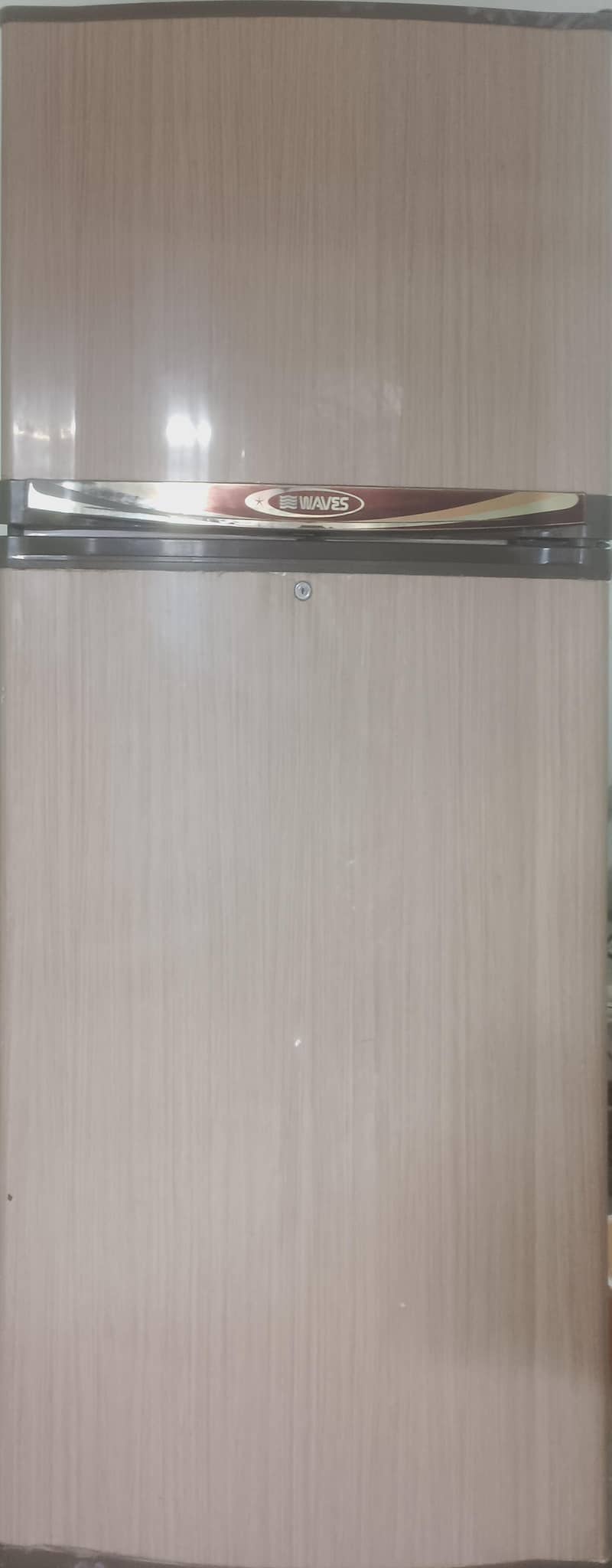 Waves Refrigerator 0
