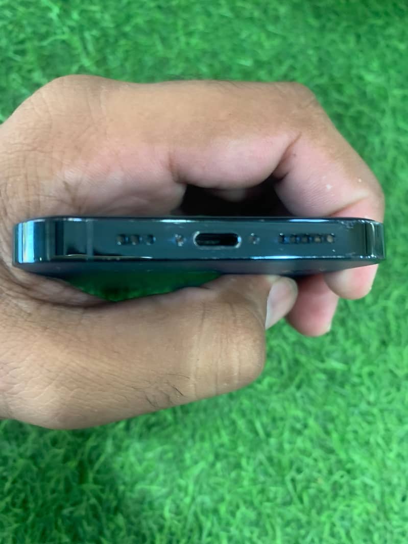 Apple iPhone 12 Pro 0