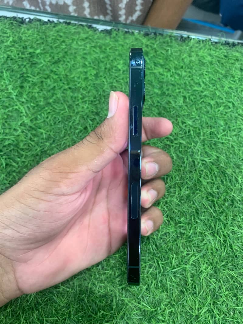Apple iPhone 12 Pro 4