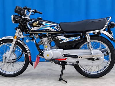 Honda 125. . red colour original Tanky tapy utary huwy hain