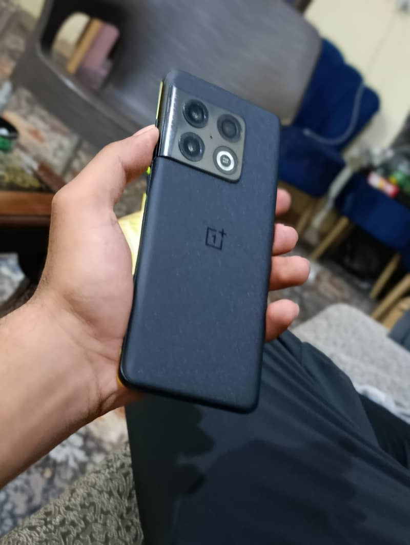 One Plus 10 Pro 1