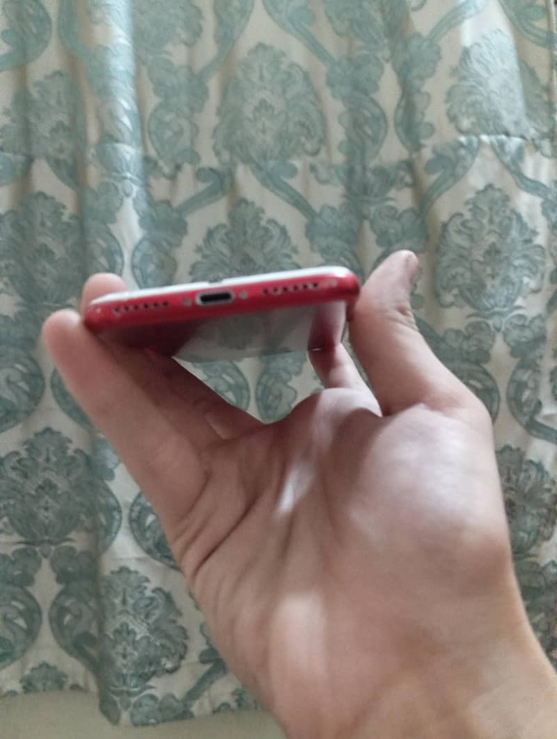 Apple iPhone 7 3