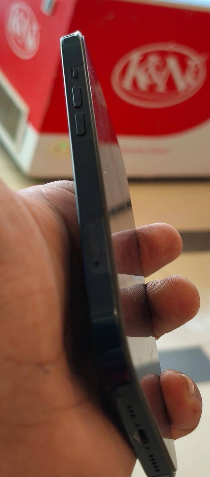 Apple iPhone 13 2