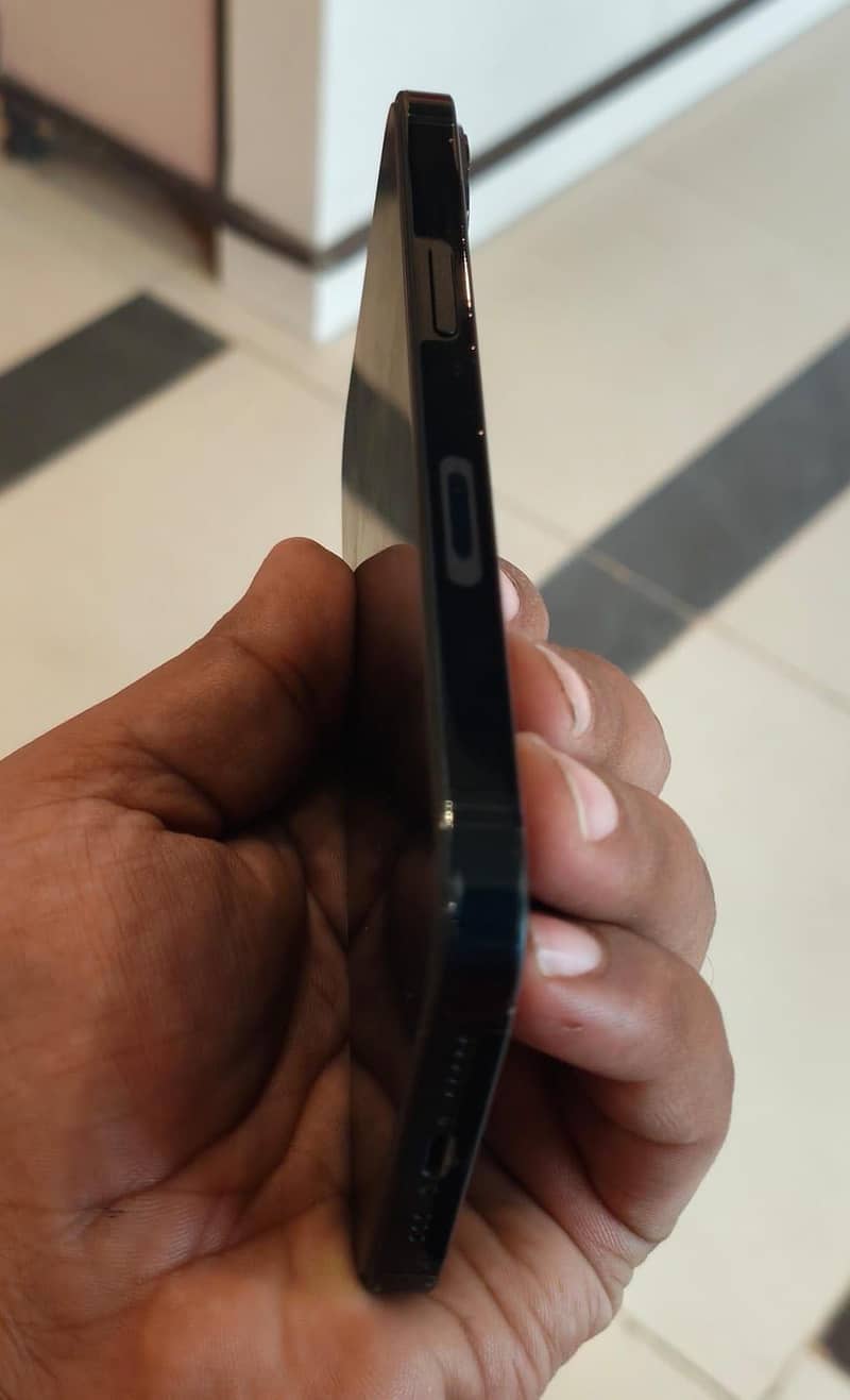 Apple iPhone 13 6