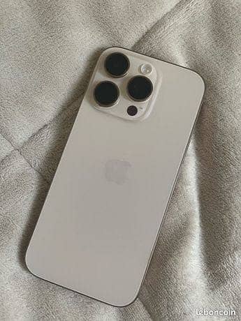 Apple iPhone 16 Pro