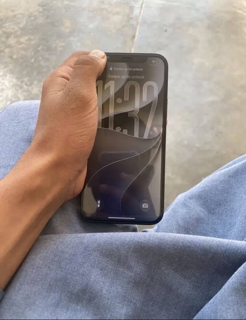 Apple iPhone 12 0