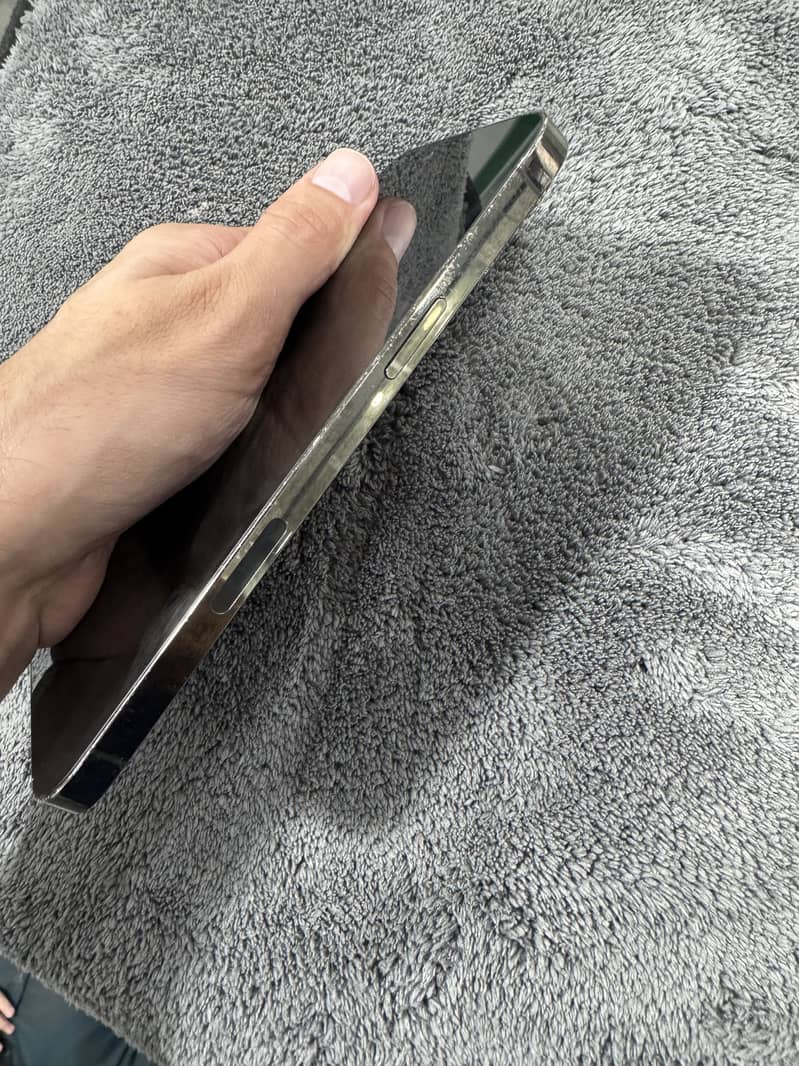 Iphone 13 pro max 2