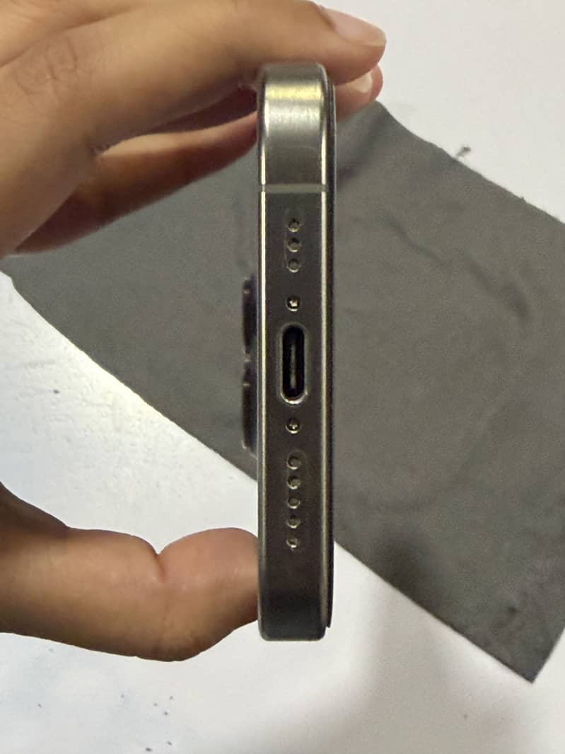Apple iPhone 15 Pro 1