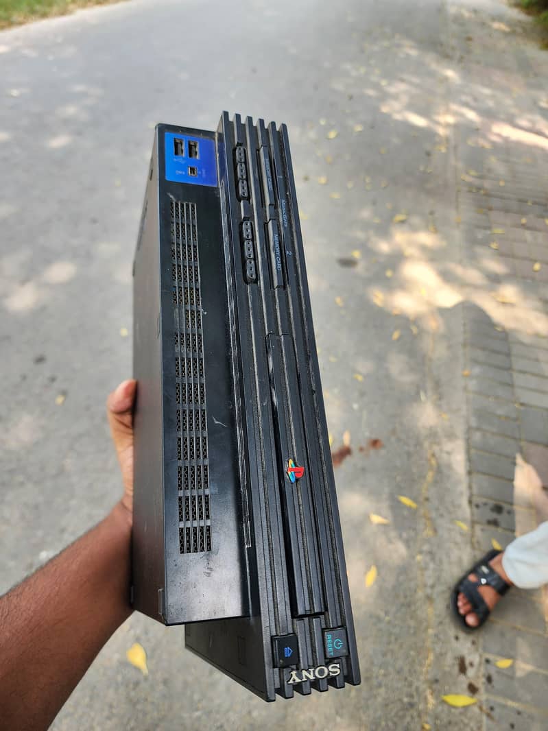 PS 2 n 2 controllers 2