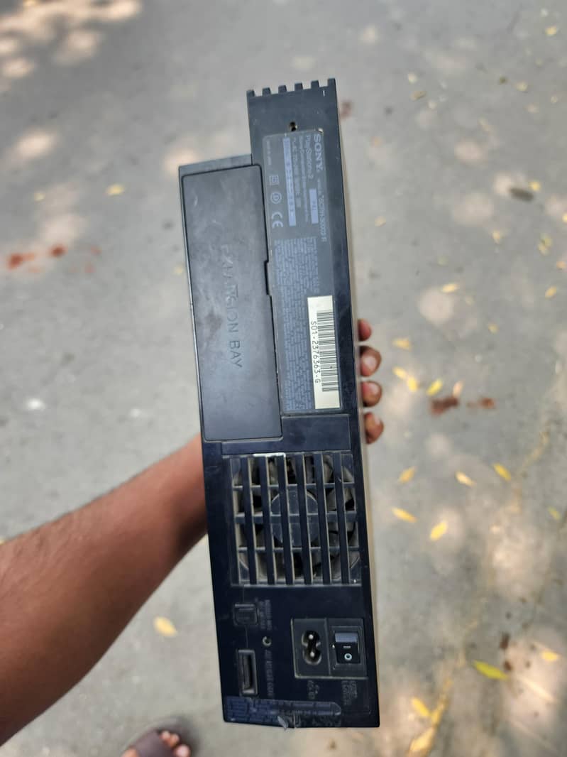 PS 2 n 2 controllers 3