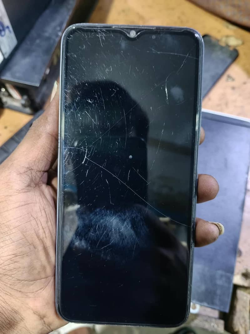 Realme C35 4