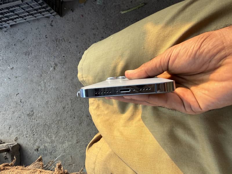 Apple iPhone 13 Pro Max 5