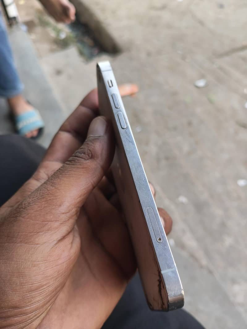 Apple iPhone 12 Pro 1