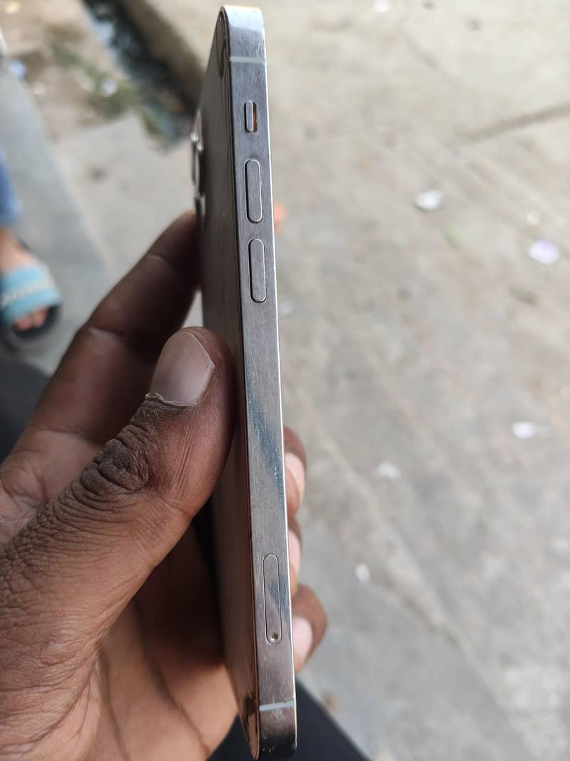 Apple iPhone 12 Pro 3