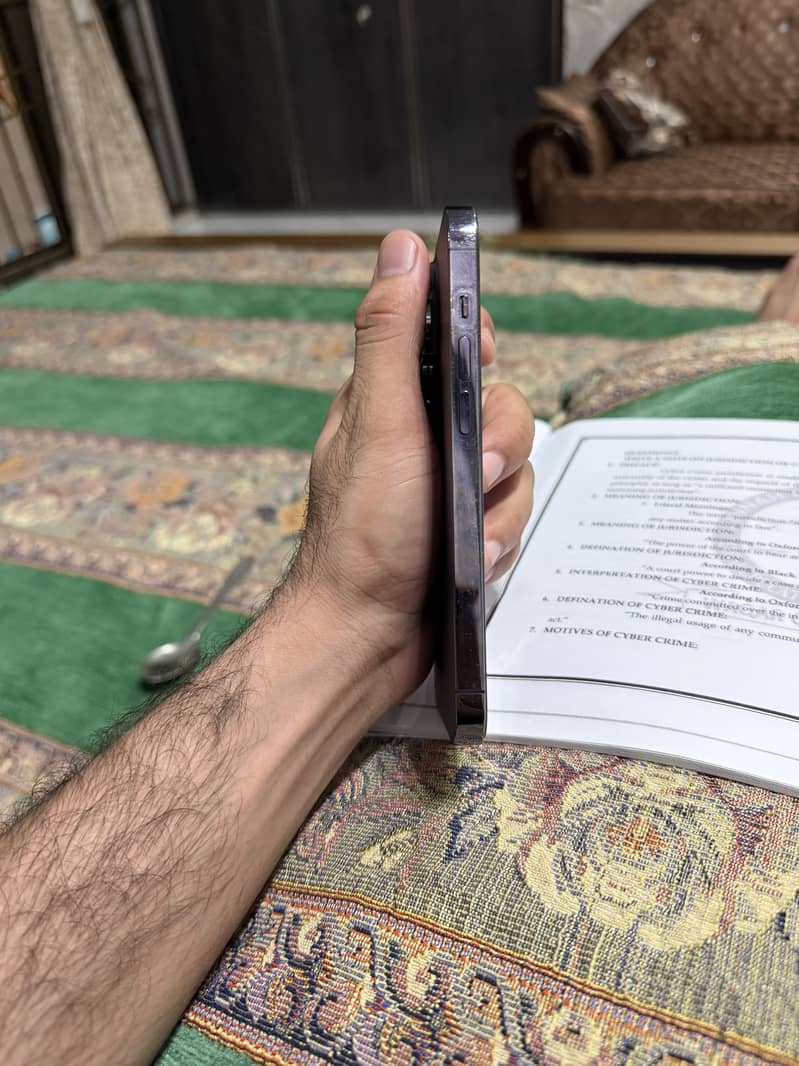 Apple iPhone 14 Pro 4
