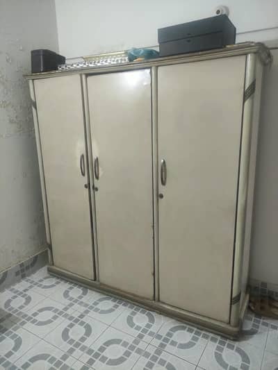 Used 3 door Wardrobe