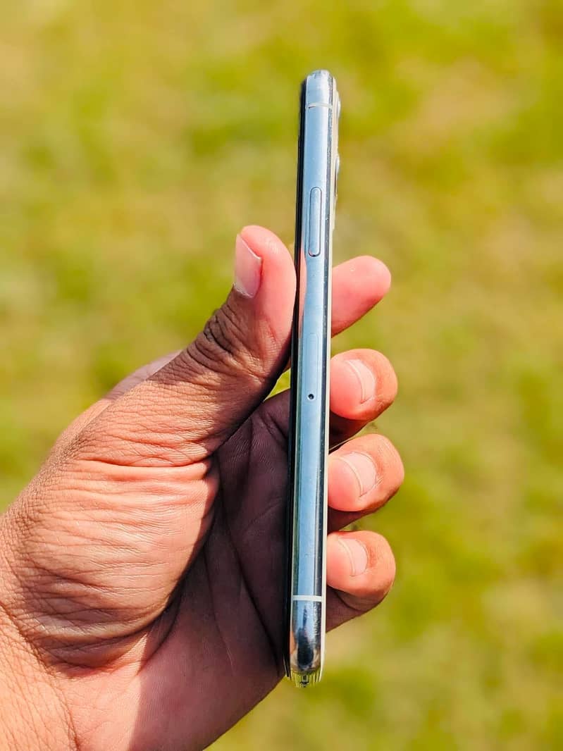 Apple iPhone 11 Pro 5