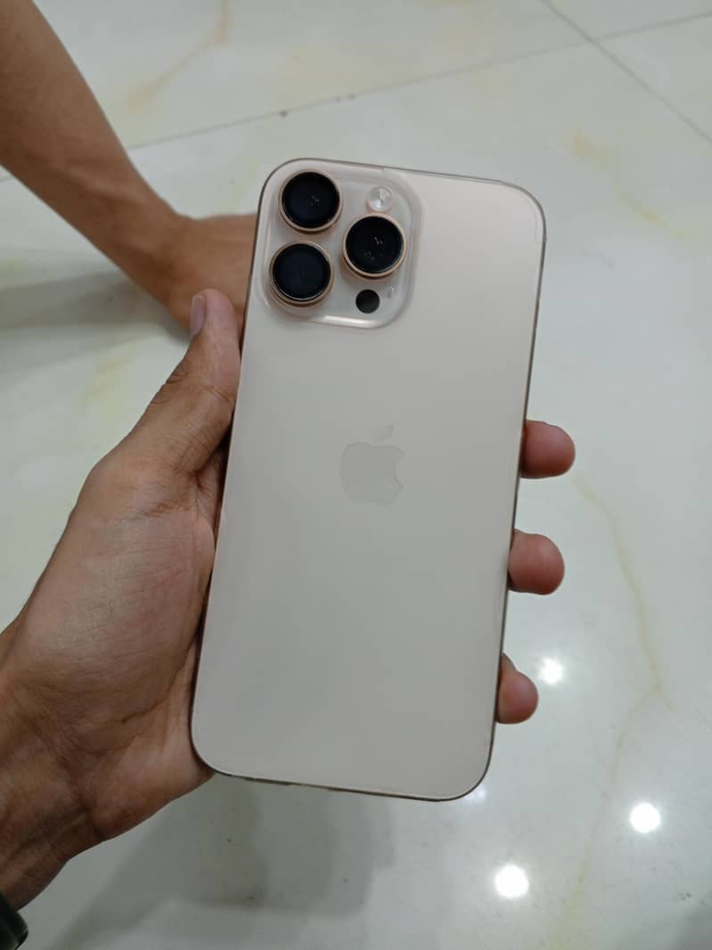 Apple iPhone 16 Pro Max 0