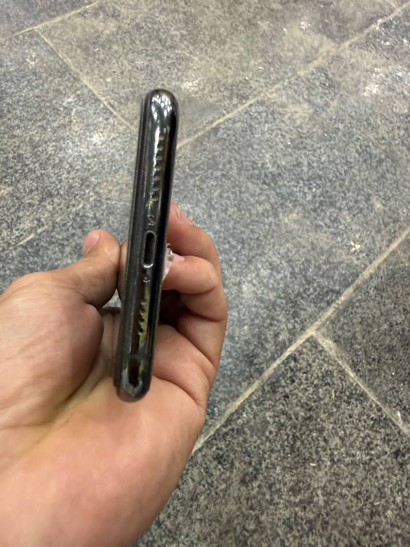 Apple iPhone 11 Pro Max 3