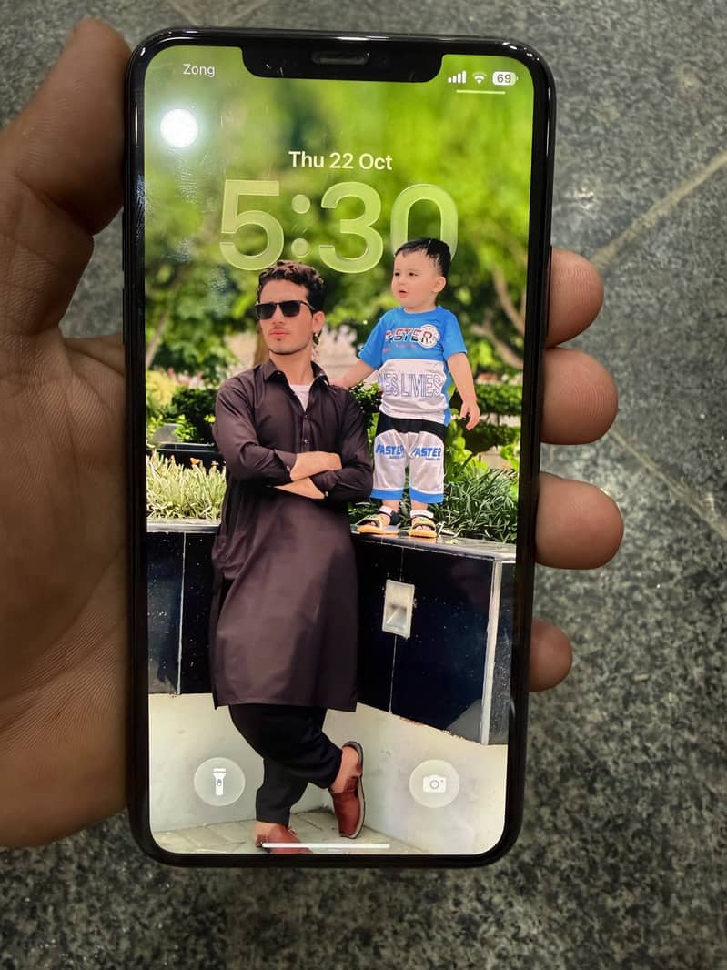 Apple iPhone 11 Pro Max 4