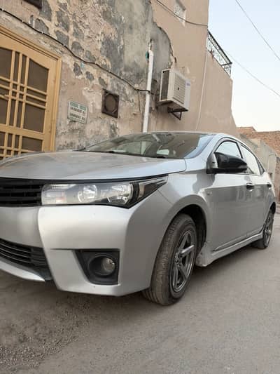 Toyota Corolla GLI 2017  Lahore num